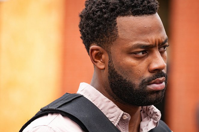 Chicago P.D. - Brother's Keeper - Photos - Laroyce Hawkins