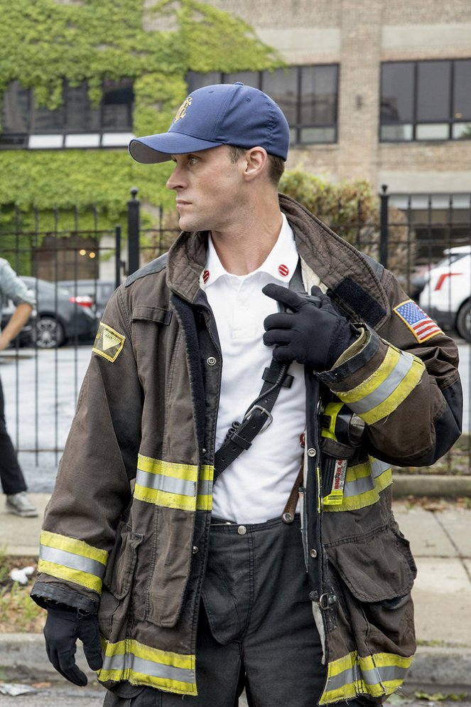 Chicago Fire - Season 8 - Připoutejte se - Z filmu - Jesse Spencer