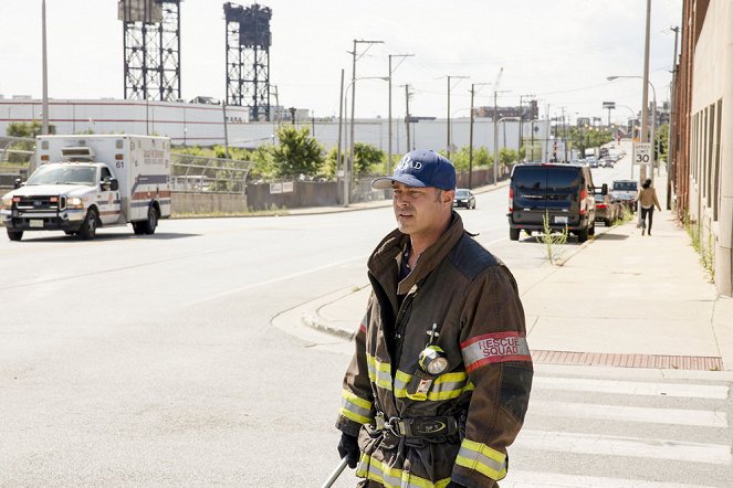 Chicago Fire - Season 8 - Připoutejte se - Z filmu - Taylor Kinney