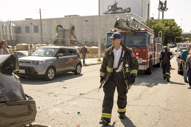 Chicago Fire - Season 8 - Buckle Up - Van film - Jesse Spencer