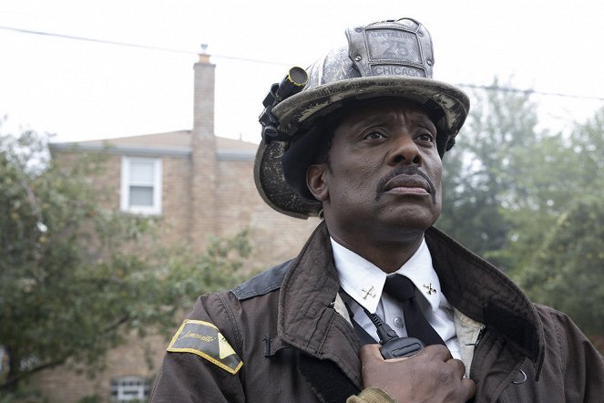 Chicago Fire - What Went Wrong - Photos - Eamonn Walker