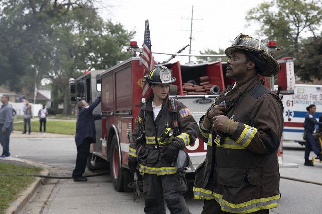 Chicago Fire - Season 8 - What Went Wrong - Photos - Jesse Spencer, Eamonn Walker