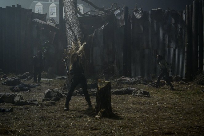 The Walking Dead - Hallgattasd el a suttogókat - Filmfotók - Nadia Hilker