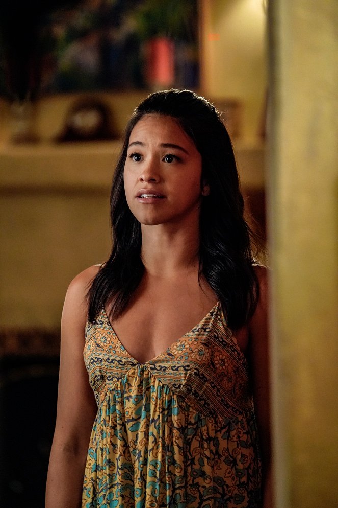 Jane the Virgin - Chapter Eighty-Four - Photos - Gina Rodriguez