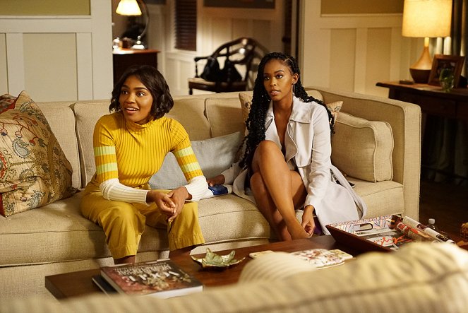 Black Lightning - The Book of Occupation: Chapter Three: Agent Odell's Pipe-Dream - Photos - China Anne McClain, Nafessa Williams