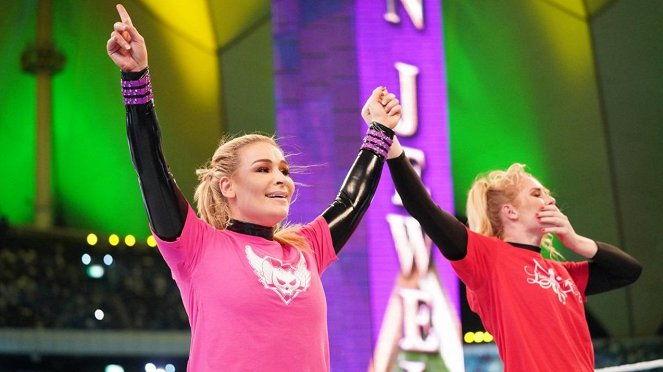 WWE Crown Jewel - Do filme - Natalie Neidhart, Macey Estrella