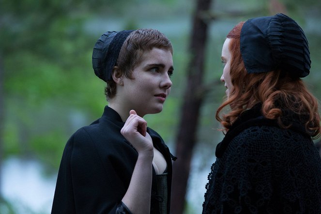 Salem - Season 1 - Spinnennetz - Filmfotos - Elise Eberle