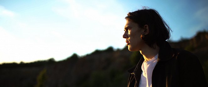 Modrá chryzantéma - Kuvat elokuvasta