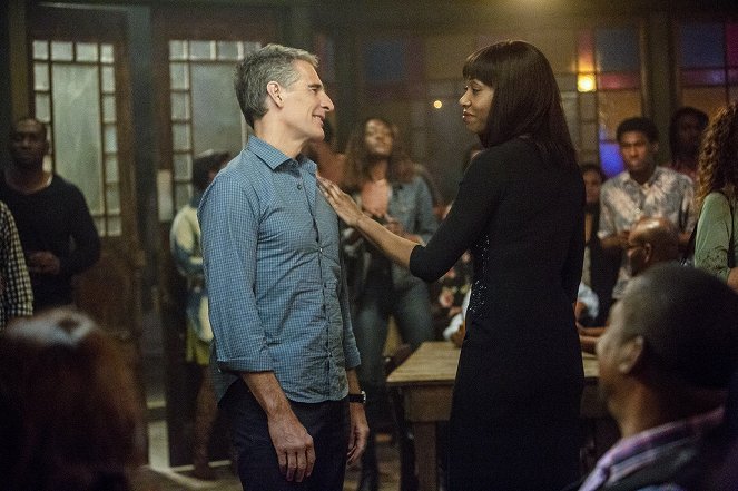 NCIS: New Orleans - Season 4 - Checkmate, Part II - Van film - Scott Bakula, Amanda Warren