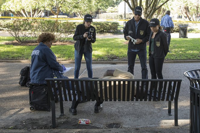 NCIS: New Orleans - Hard Knock Life - Van film - Vanessa Ferlito, Scott Bakula, Shalita Grant
