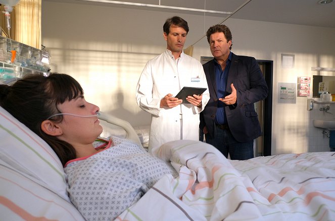 Familie Dr. Kleist - Season 9 - Aussetzer - Kuvat elokuvasta