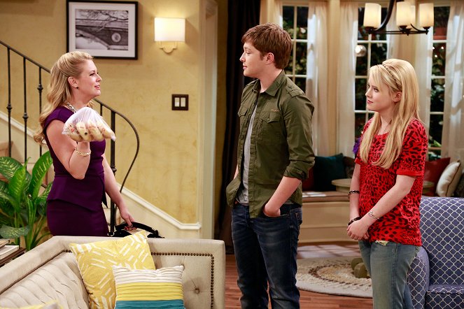 Melissa & Joey - Couples Therapy - Photos - Melissa Joan Hart, Sterling Knight, Taylor Spreitler
