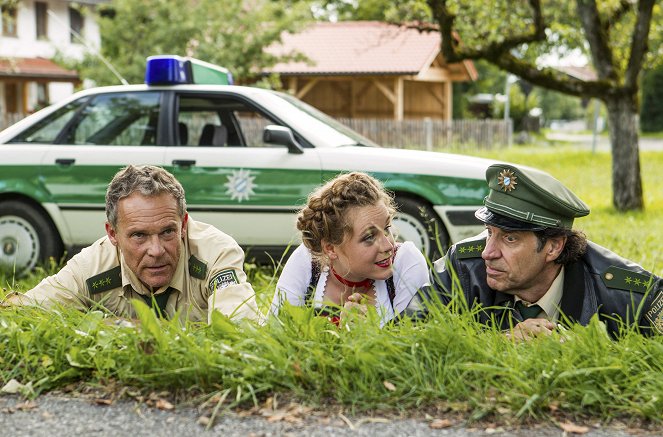 Hubert a Staller - Dirndl-Krieg - Z filmu - Christian Tramitz, Klara Deutschmann, Helmfried von Lüttichau