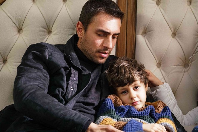 Lifeline - Episode 7 - Photos - Ulaş Tuna Astepe, Demir Birinci