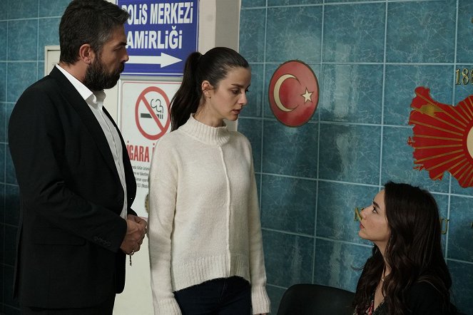 Zachránené životy - Episode 12 - Z filmu - Sinan Tuzcu, İrem Helvacıoğlu, Öykü Gürman