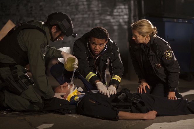 The Night Shift - Season 3 - Three-Two-One - Photos - Robert Bailey Jr.