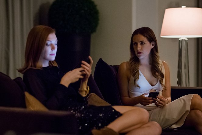The Girlfriend Experience - Available - Filmfotos - Emily Coutts, Riley Keough