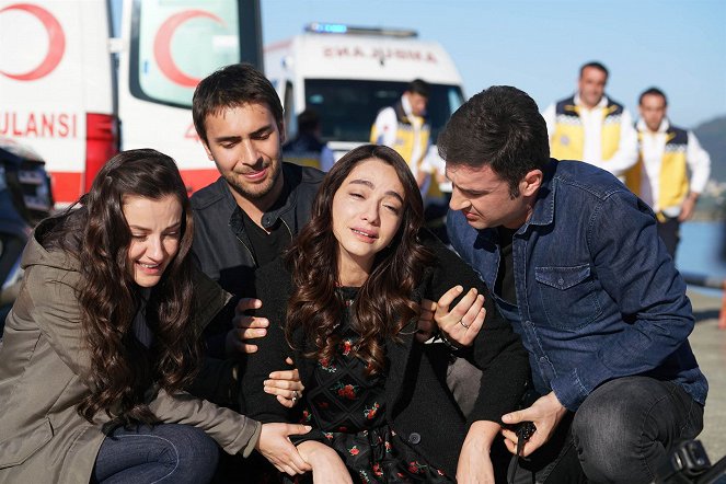 Lifeline - Episode 29 - Photos - İrem Helvacıoğlu, Ulaş Tuna Astepe, Öykü Gürman, Temmuz Karaca