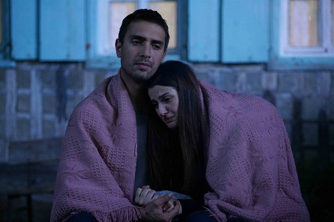 Lifeline - Episode 7 - Photos - Ulaş Tuna Astepe, İrem Helvacıoğlu