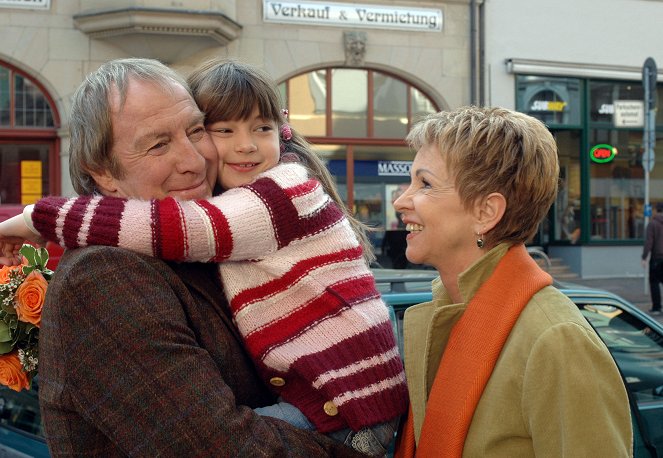 Rodina doktora Kleista - Série 3 - Mateřská láska - Z filmu - Ulrich Pleitgen, Lisa-Marie Koroll, Uta Schorn