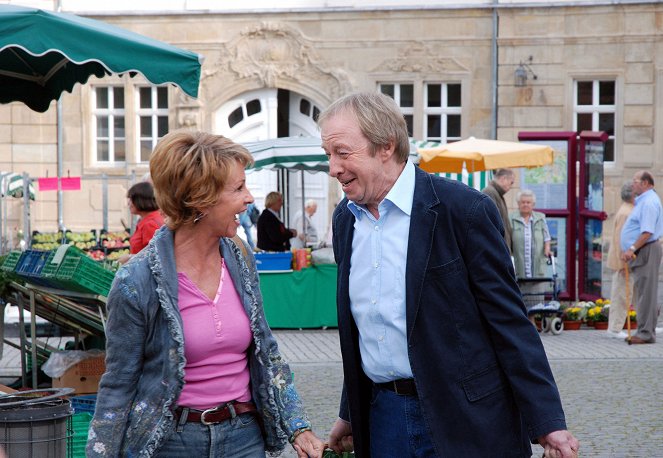 Familie Dr. Kleist - Nicht so einfach mit der Liebe - Filmfotos - Uta Schorn, Ulrich Pleitgen