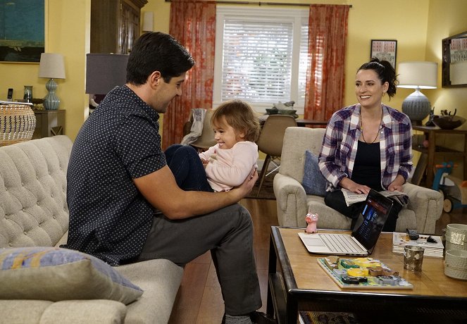 Grandfathered - Guacamole-80er-Party - Filmfotos - Josh Peck, Paget Brewster