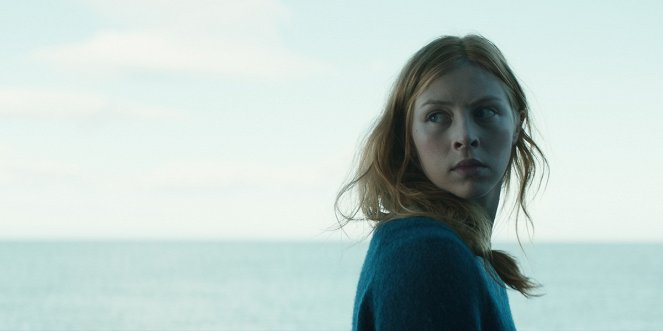 Contagio en alta mar - De la película - Hermione Corfield