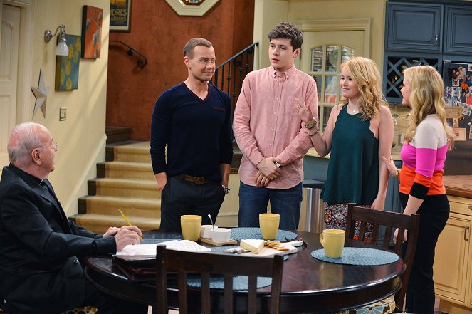 Melissa & Joey - Season 3 - Don't Look Back in Anger - Photos - Tim Conway, Joey Lawrence, Nick Robinson, Taylor Spreitler, Melissa Joan Hart