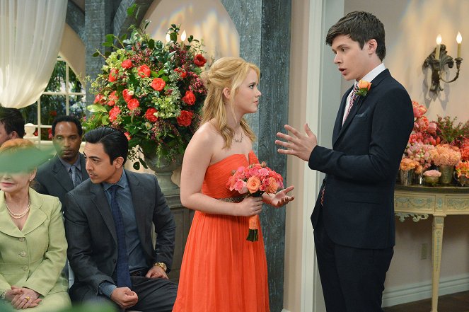 Melissa & Joey - You're the One That I Want - Photos - Taylor Spreitler, Nick Robinson