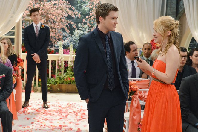 Melissa & Joey - You're the One That I Want - De la película - Sterling Knight, Taylor Spreitler
