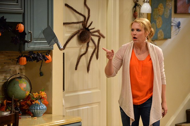 Melissa & Joey - Witch Came First - Photos - Melissa Joan Hart