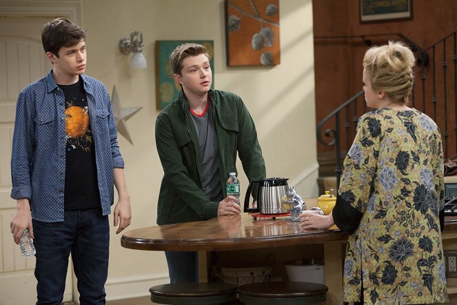 Melissa & Joey - More Than Roommates - Film - Nick Robinson, Sterling Knight