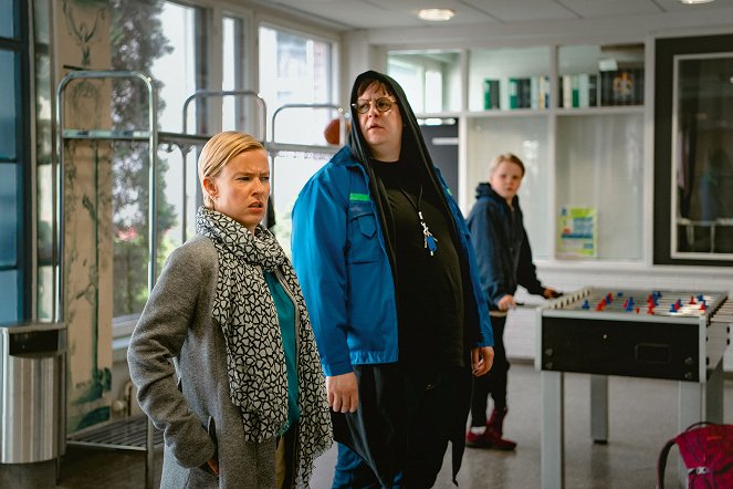 Rehtori - Ilmiöviikko - Filmfotos - Terhi Suorlahti, Mikko Penttilä