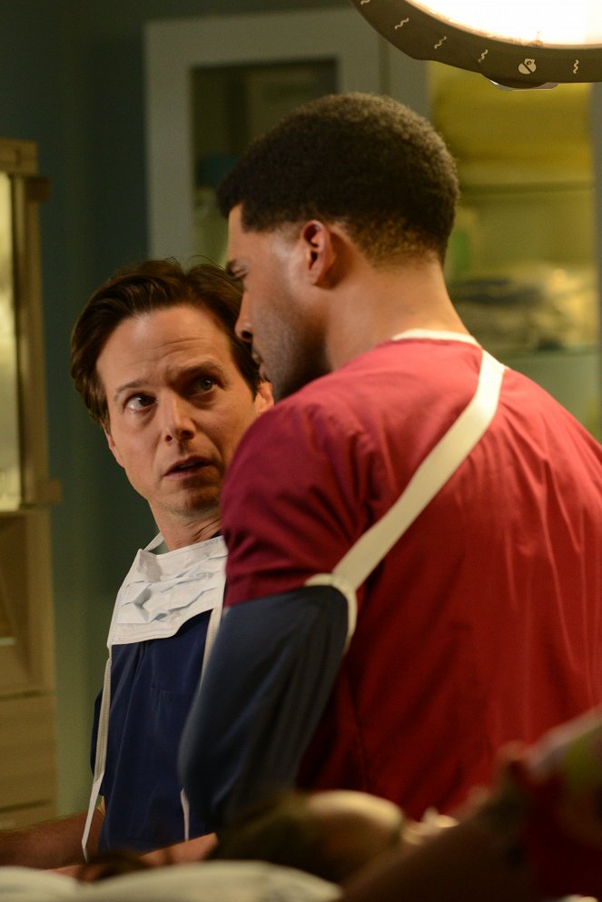 The Night Shift - Season 3 - Unexpected - Kuvat elokuvasta - Scott Wolf, JR Lemon