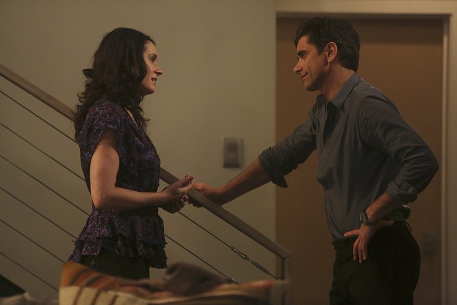 Grandfathered - The Cure - Photos - Paget Brewster, John Stamos