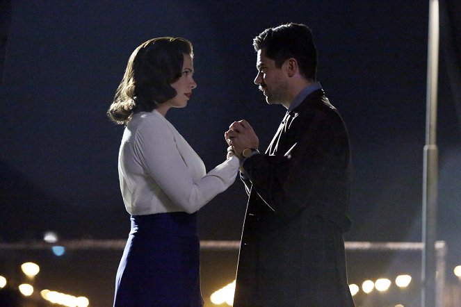 Agent Carter - Season 1 - Now Is Not the End - Photos - Hayley Atwell, Dominic Cooper