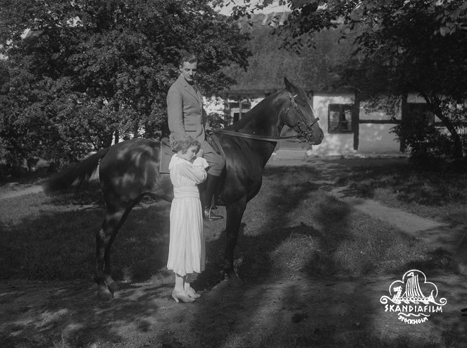 Mästerkatten i stövlar - De la película - Carlo Keil-Möller, Mary Johnson