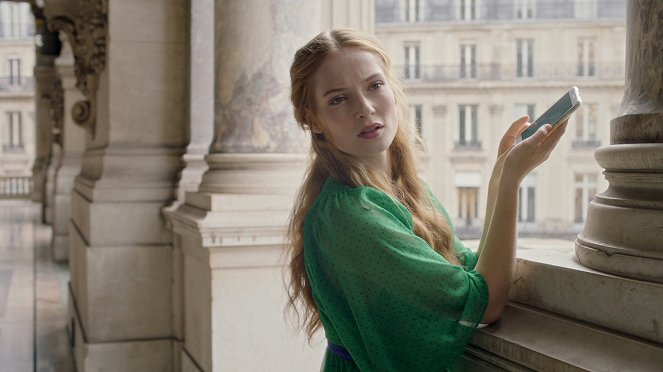 Find Me in Paris - Dance off - Do filme - Hannah Dodd