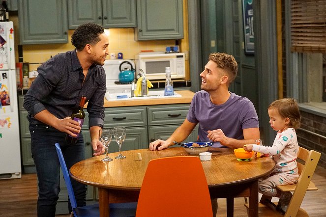 Baby Daddy - Pro and Con - Van film - Tahj Mowry, Jean-Luc Bilodeau