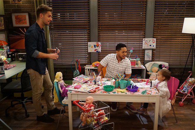Baby Daddy - To Elle and Back - Photos - Jean-Luc Bilodeau, Tahj Mowry
