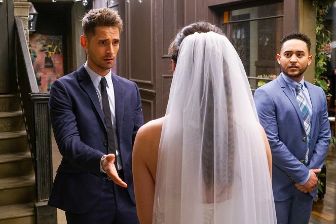 Baby Daddy - Season 6 - You Cruise, You Lose - Photos - Jean-Luc Bilodeau, Tahj Mowry