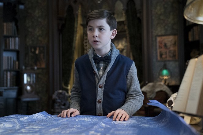 The House with a Clock in Its Walls - Photos - Owen Vaccaro