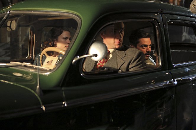 Agentka Carter - Przycisk wojny błyskawicznej - Z filmu - Hayley Atwell, James D'Arcy, Dominic Cooper