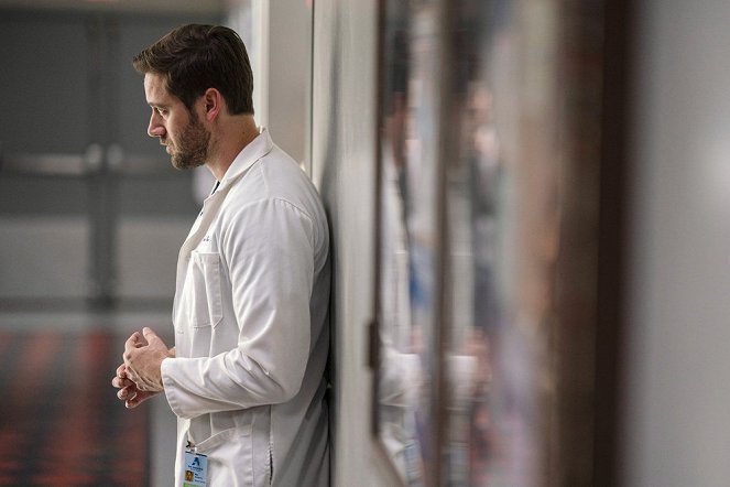 Szpital New Amsterdam - Zastępstwo - Z filmu - Ryan Eggold