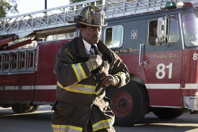 Chicago Fire - Welcome to Crazytown - Film - Eamonn Walker