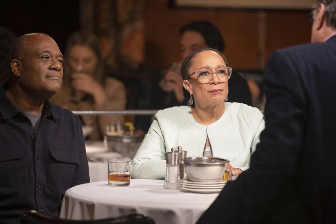 Chicago Med - Too Close to the Sun - Photos - S. Epatha Merkerson
