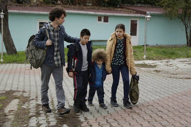 Our Story - Episode 15 - Photos - Nejat Uygur, Alp Akar, Ömer Sevgi, Zeynep Selimoğlu