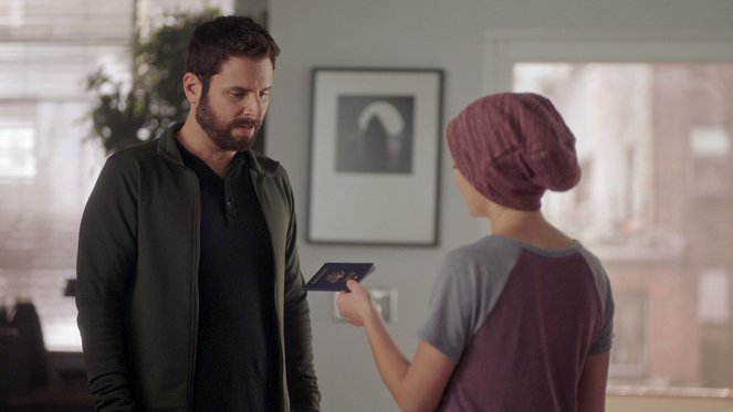 A Million Little Things - Season 2 - Time Stands Still - Photos - James Roday Rodriguez