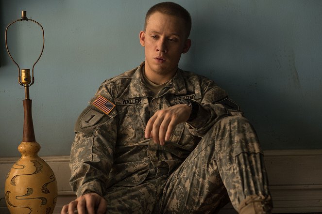 Thank You For Your Service - Filmfotos - Joe Cole