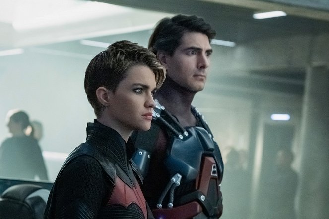 Supergirl - Crisis on Infinite Earths, Part 1 - Photos - Ruby Rose, Brandon Routh